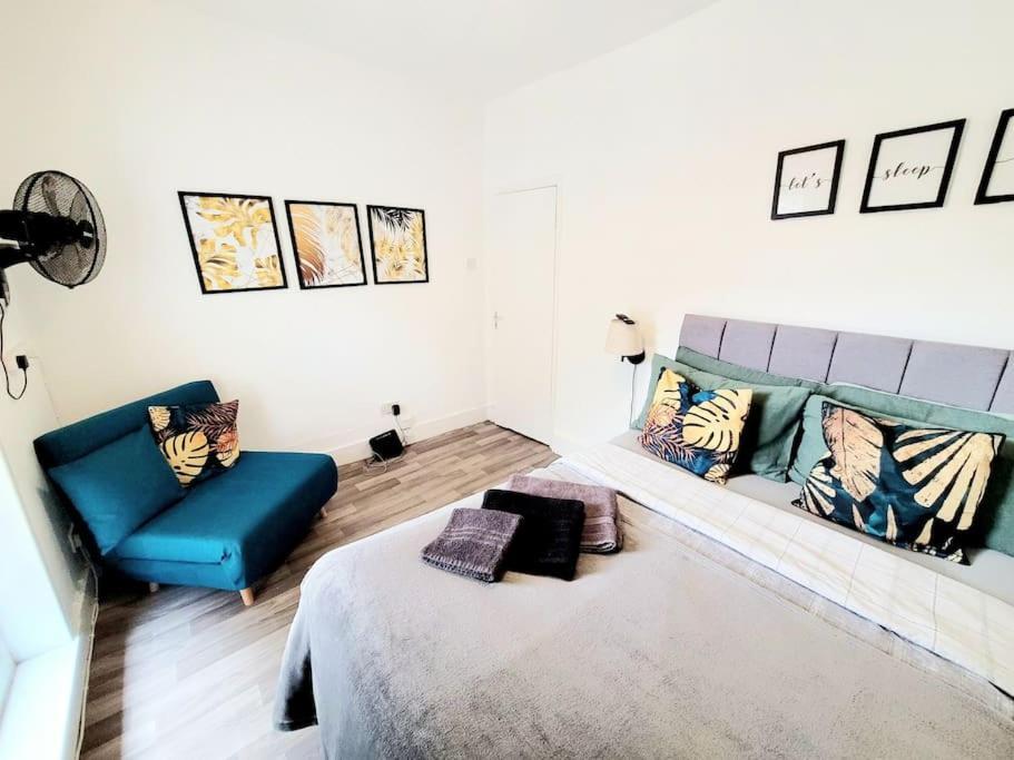 One Bedroom Apartment With A Terrace In Angel Londres Exterior foto